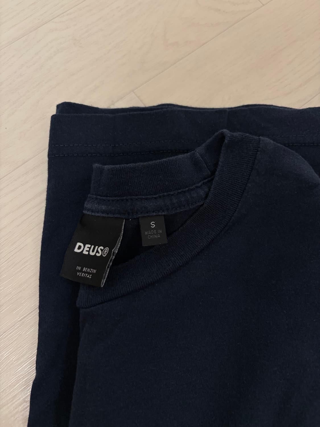 데우스 네이비 반팔티 상품이미지6