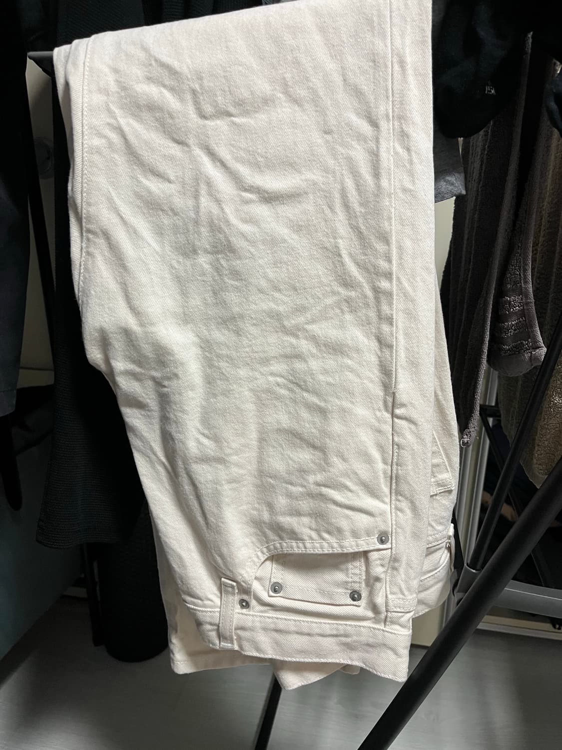 유니클로 셀비지 레귤러핏 크림진 30 상품이미지1