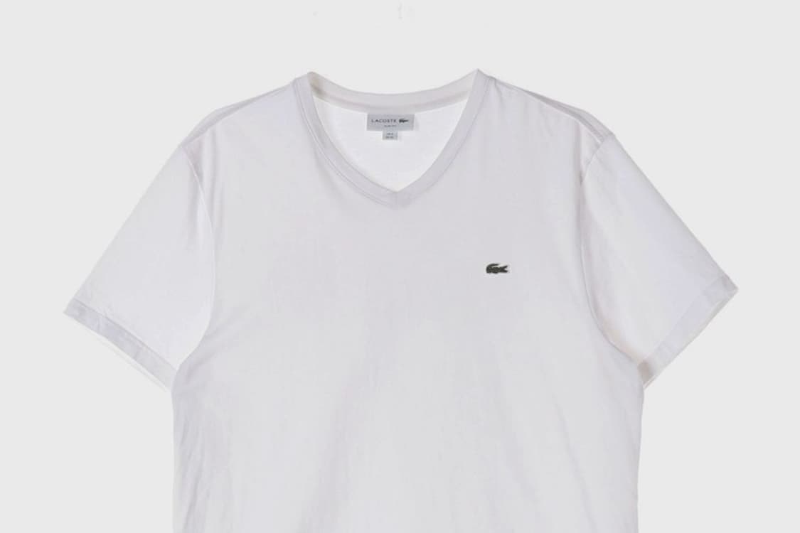라코스테 화이트 브이넥 슬림핏 반팔티 6 상품이미지3