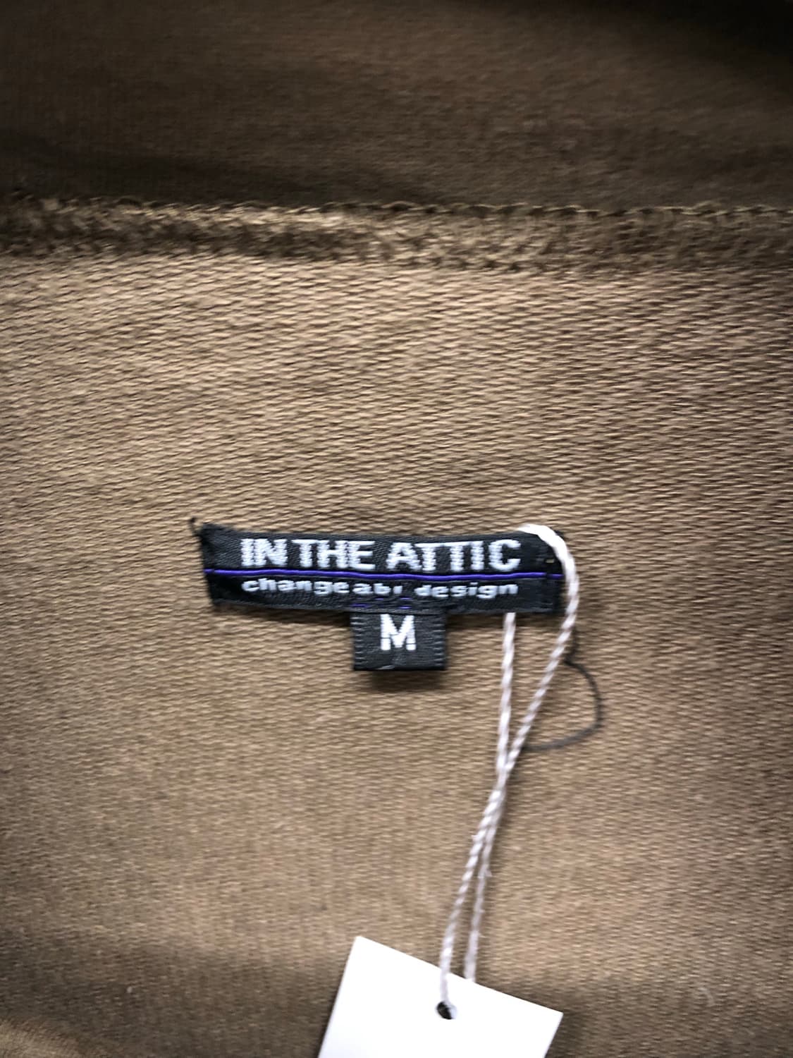 in the attic 프린팅 하이넥 집업 상품이미지3