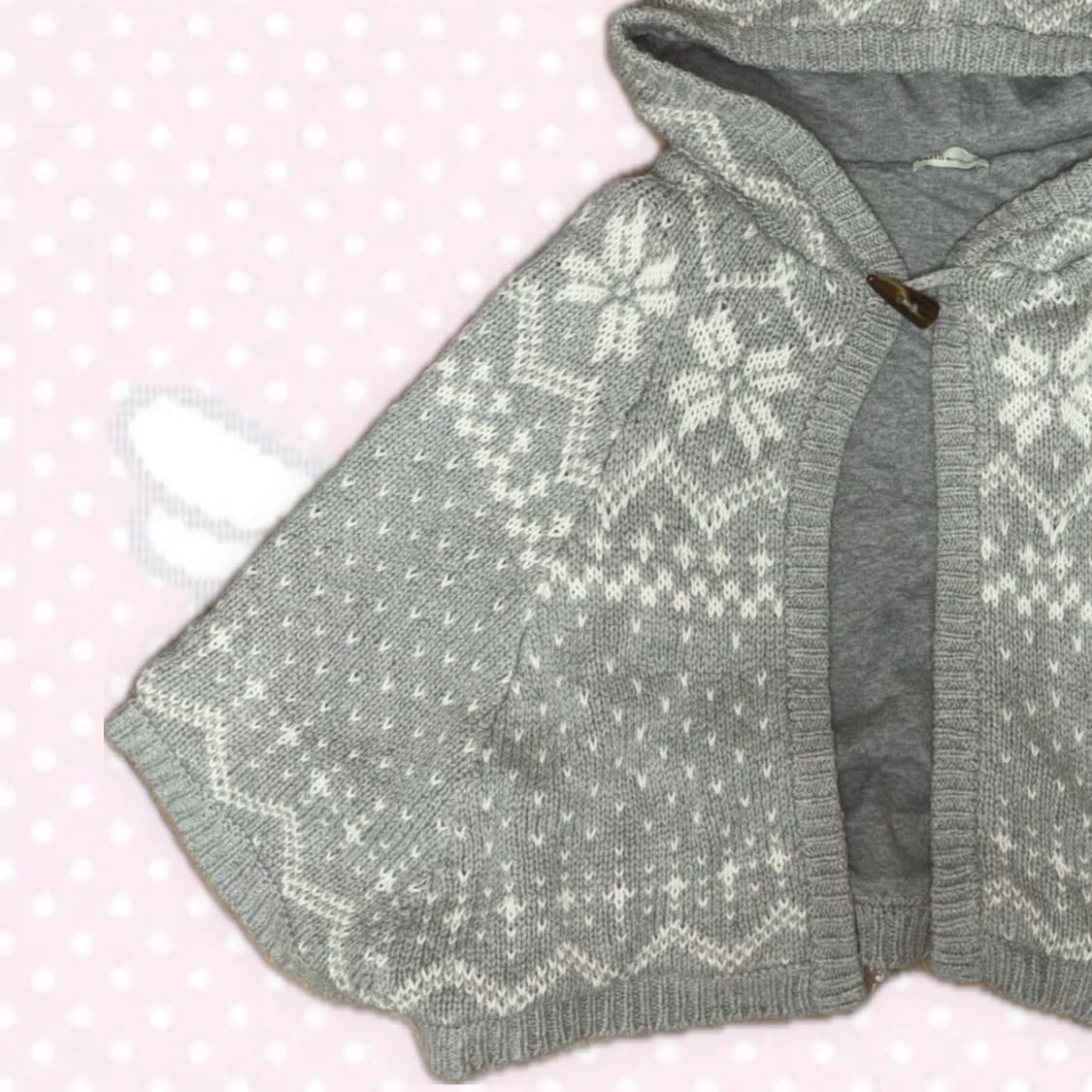 어스뮤직 그레이 노르딕 눈꽃 패턴 니트 후드 케이프 아우터 상품이미지3