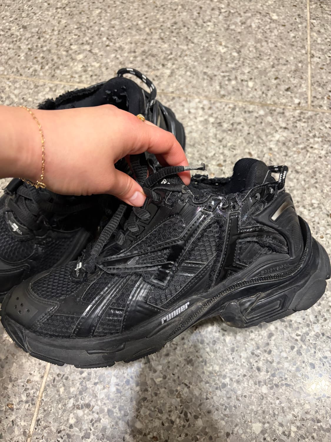 발렌시아가 러너 올블랙 37 상품이미지3