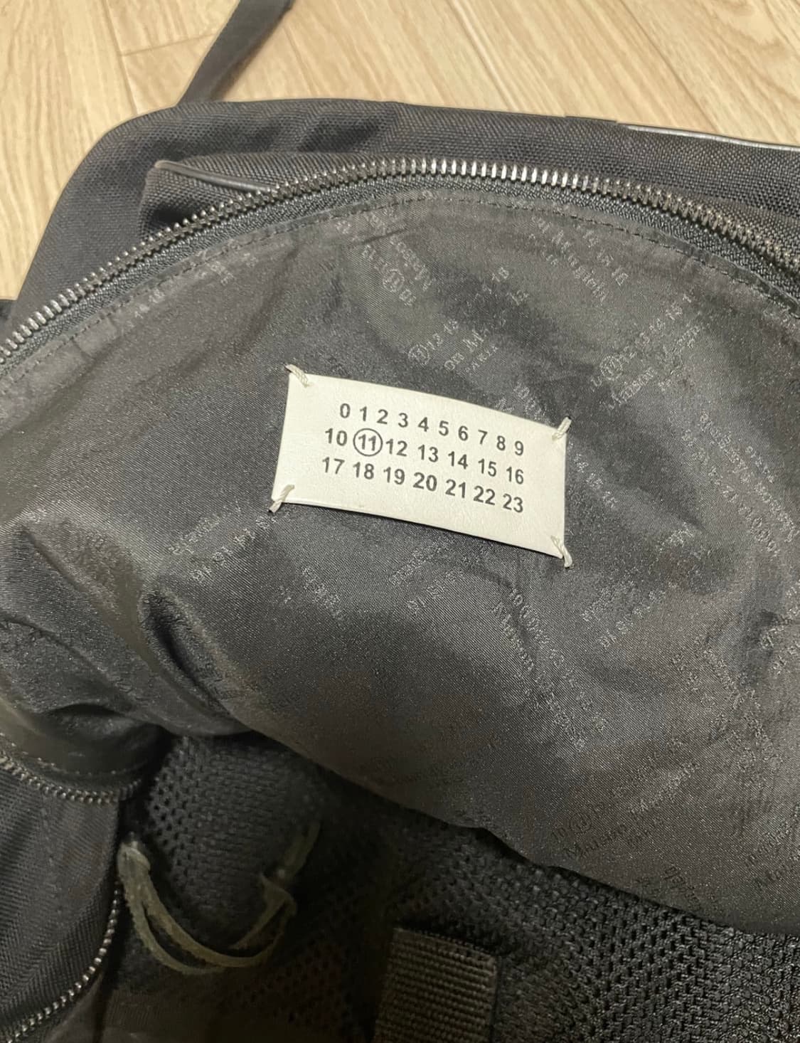 메종 마르지엘라 아이콘 타입 스티치 백팩 상품이미지3