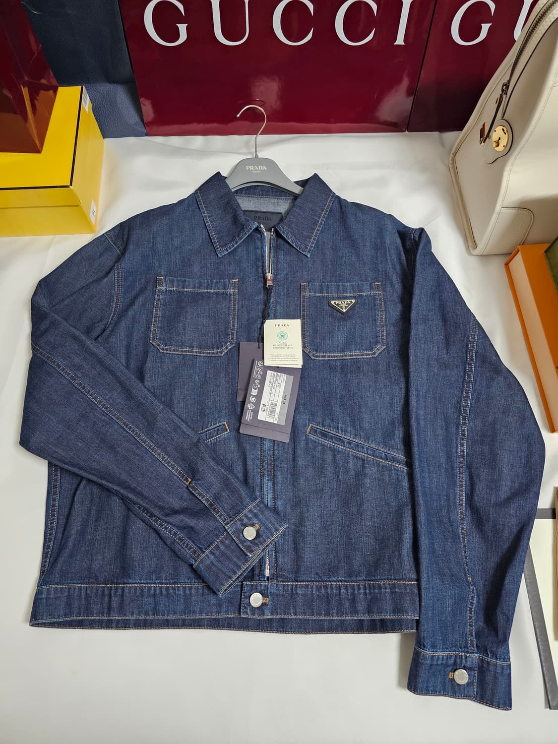 (새상품)프라다신형데님자켓팝니다 상품이미지1
