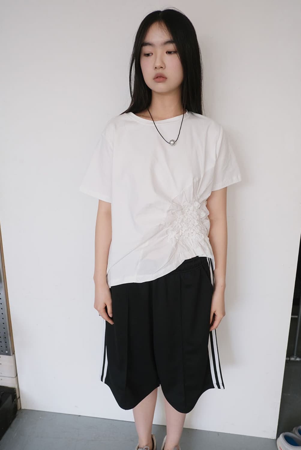 Shirring unbal T (black) 상품이미지2