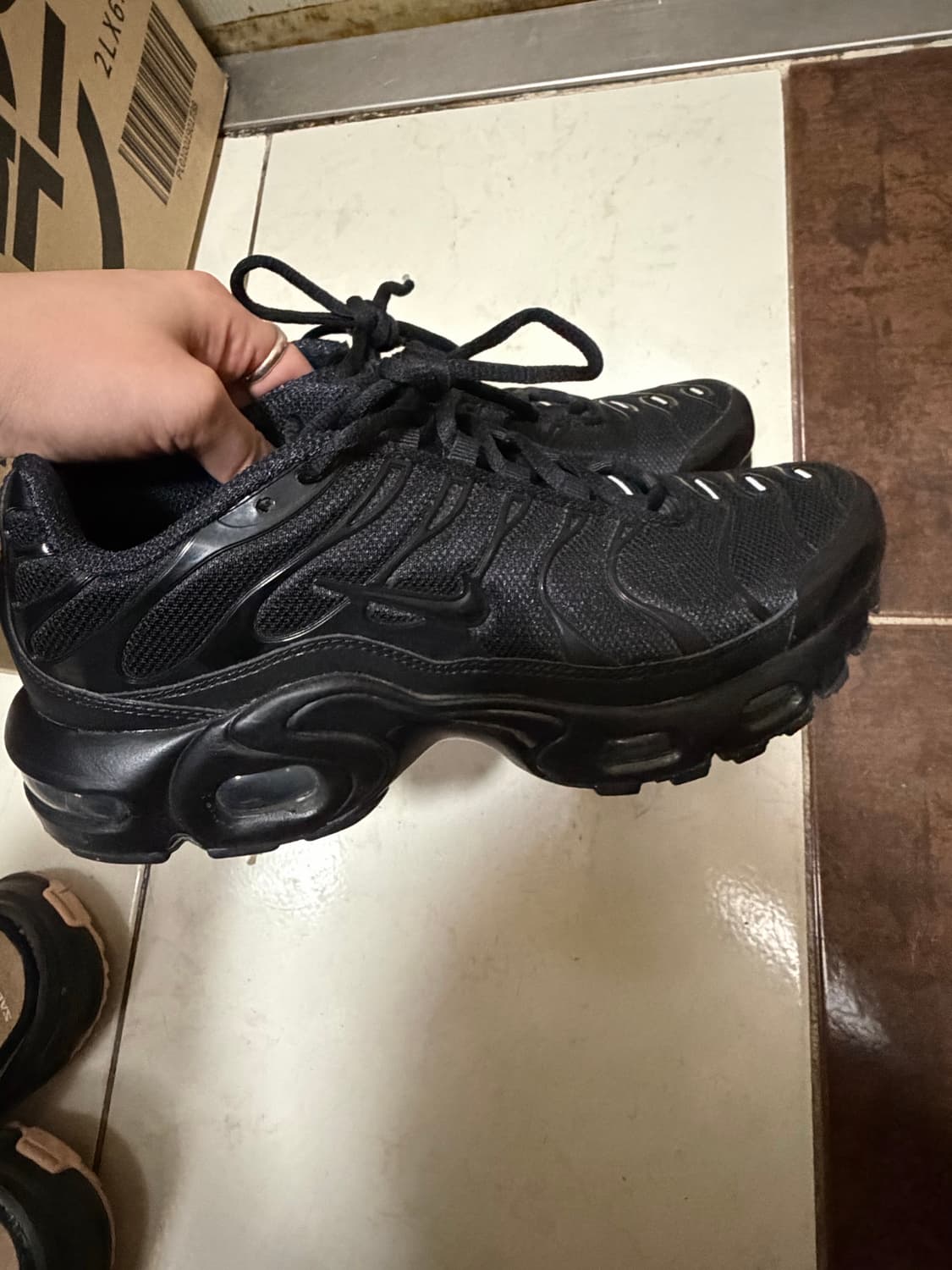 나이키 에어맥스 트리플 블랙(gs) 상품이미지3