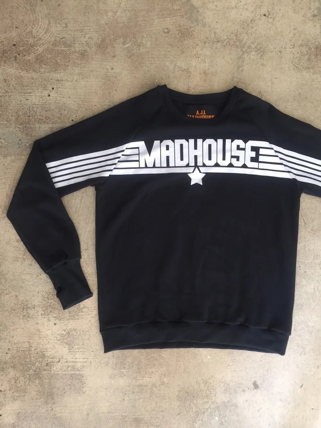 a.j.l madhouse 썸홀 스웨트셔츠 nct 텐 착용 상품이미지3