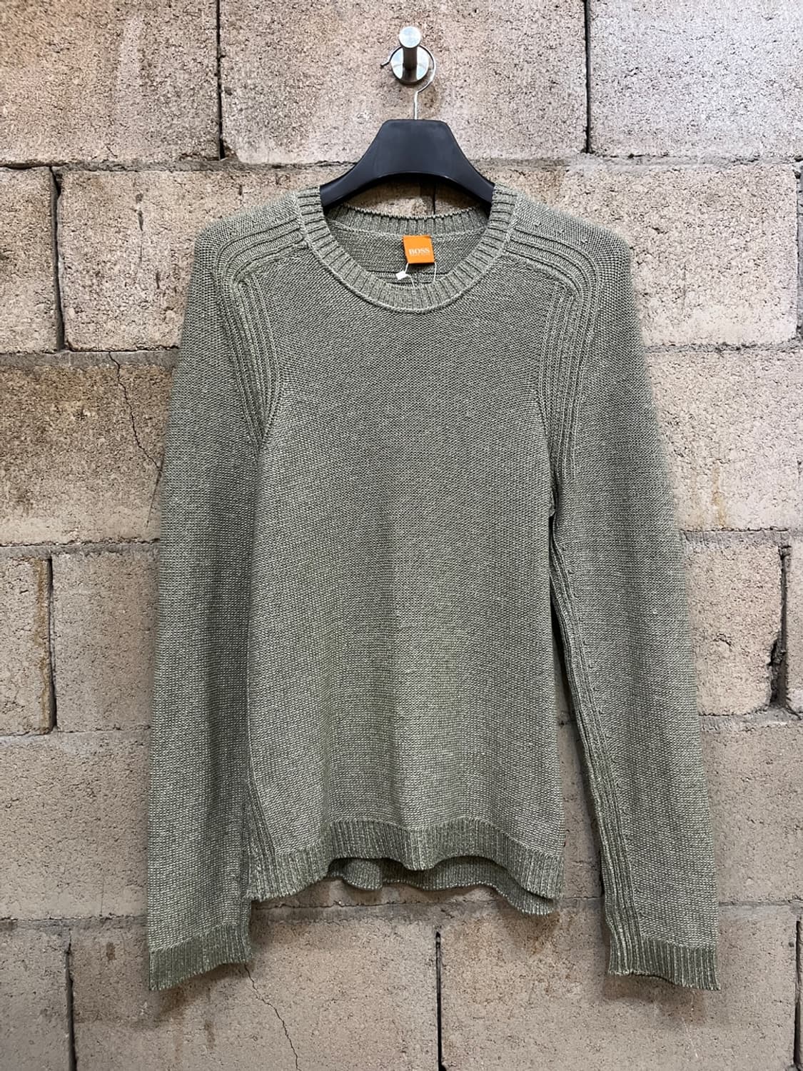 보스 크루넥 니트 상품이미지1