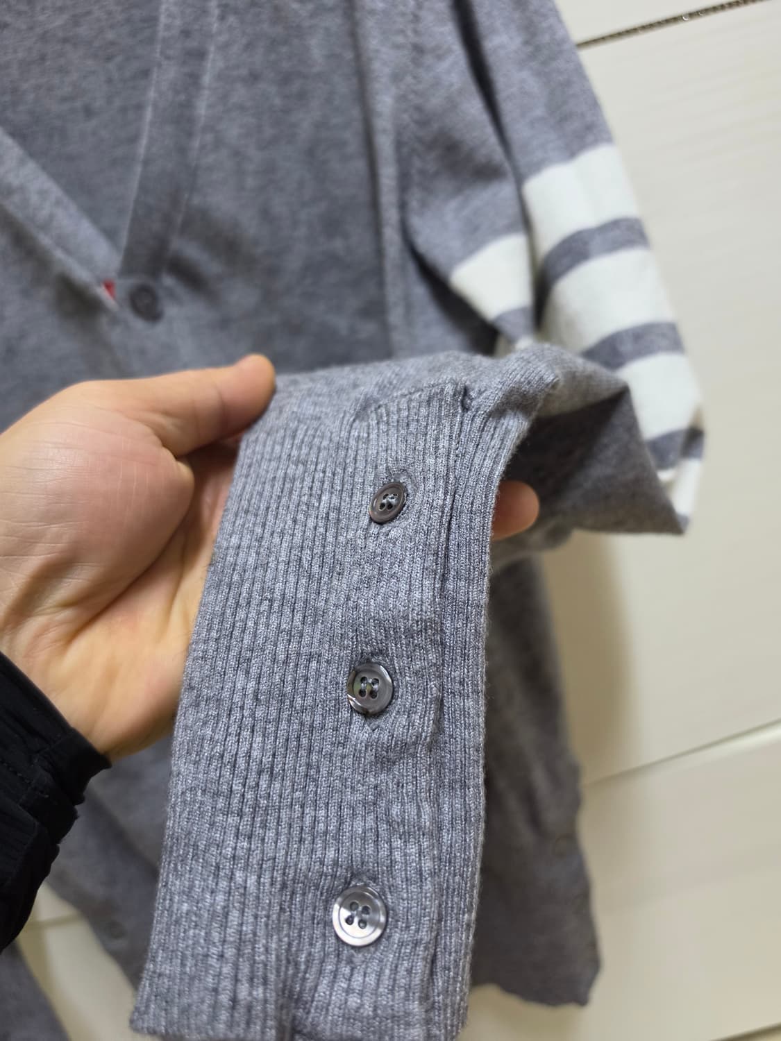 톰브라운가디건 2XL 상품이미지3