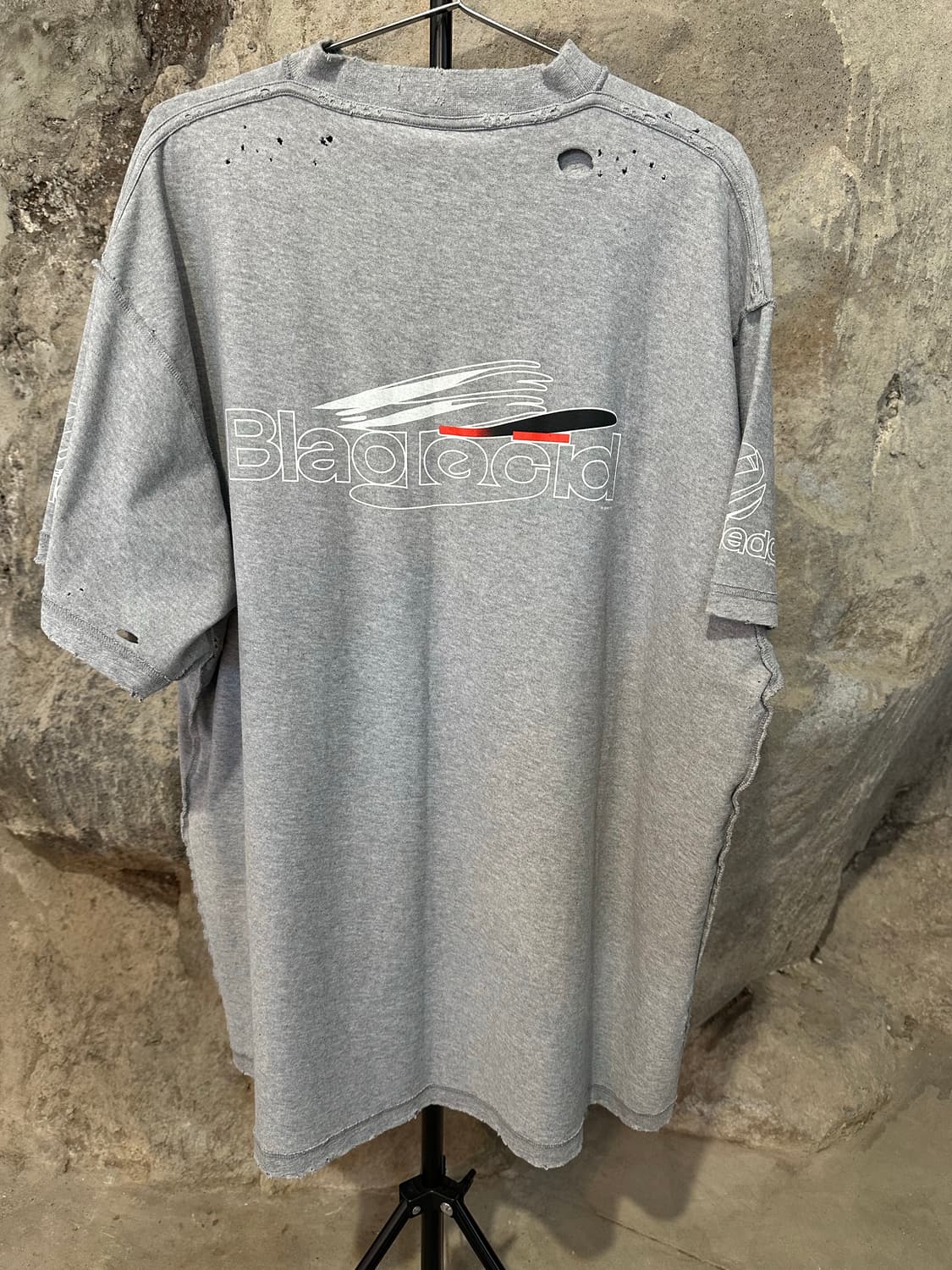 발렌시아가 AI 제너레이티드 미디움핏 반팔 상품이미지2