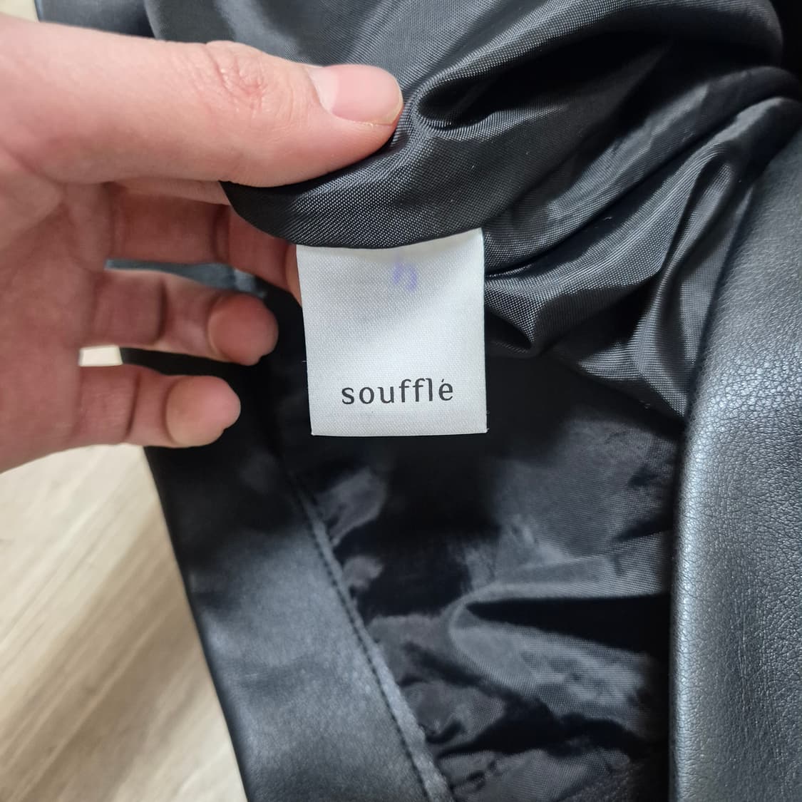 SOUFFLE 여성 오버핏 카라 가죽자켓 FREE 상품이미지5