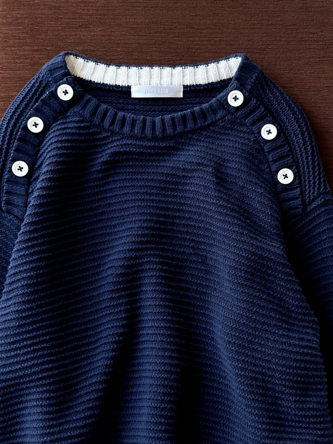 Middle gauge design shoulder knitted top 상품이미지1