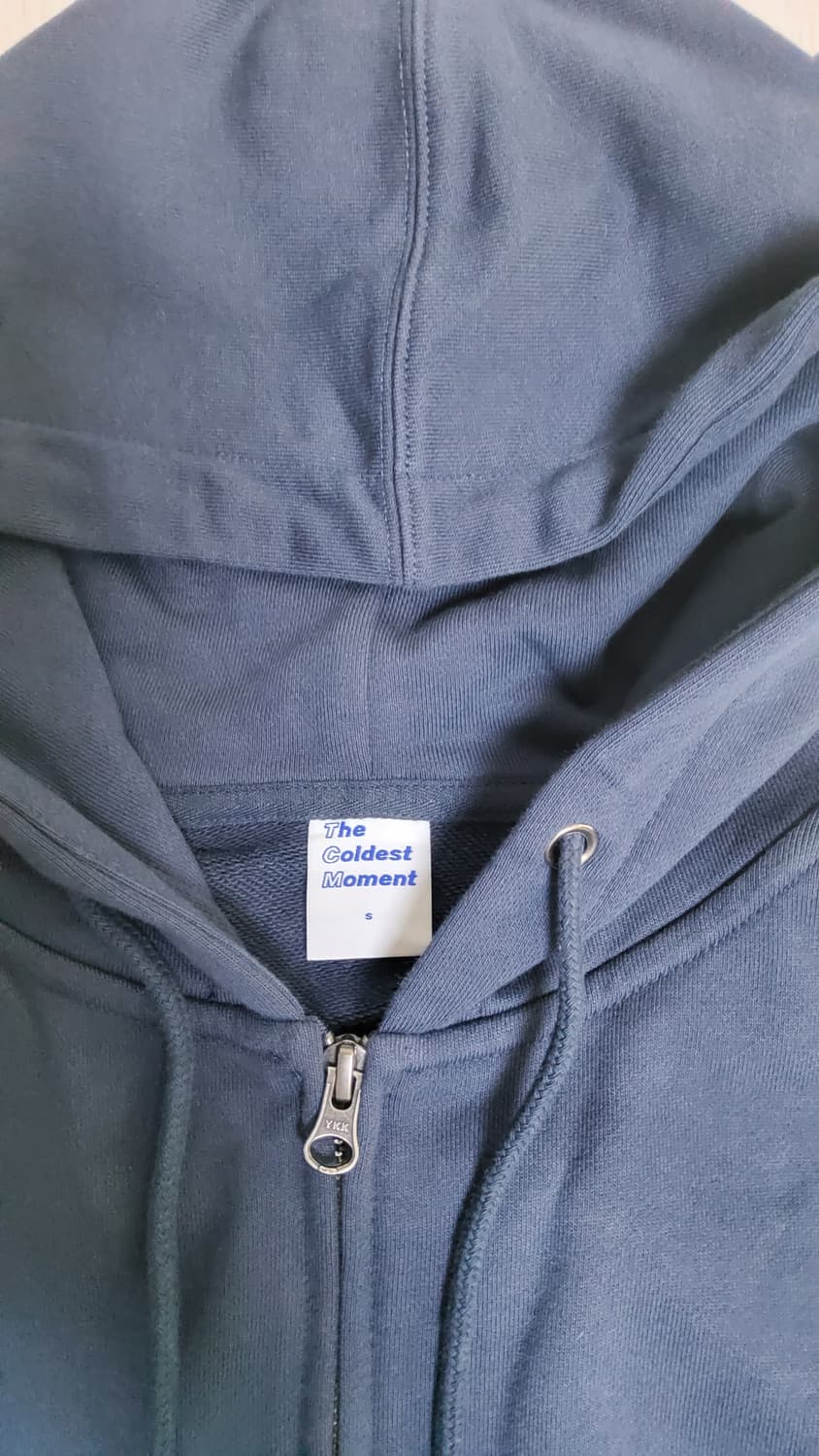 더콜디스트모먼트 후드집업 상품이미지2