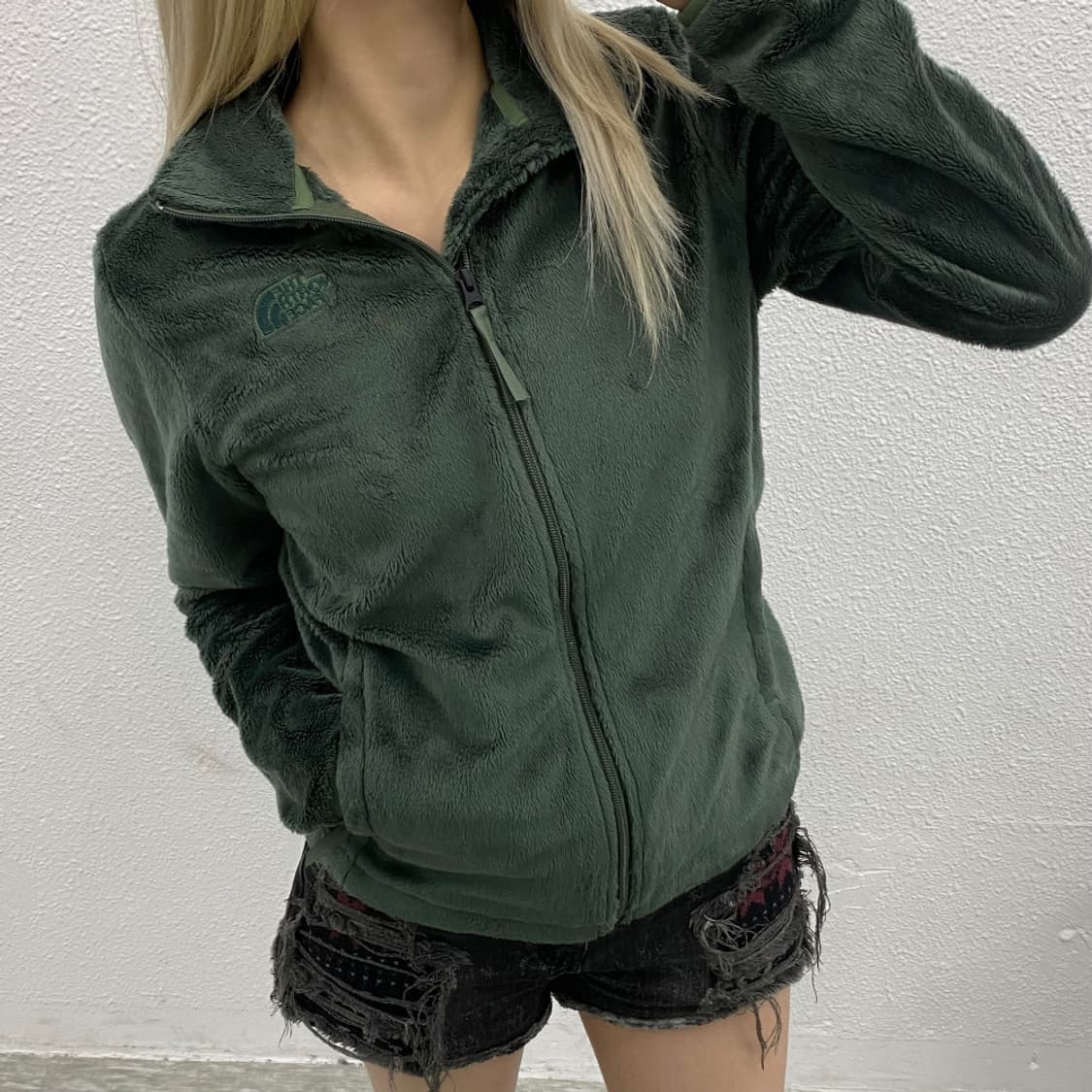 노스페이스 로고 딥카키 후리스 S 상품이미지1