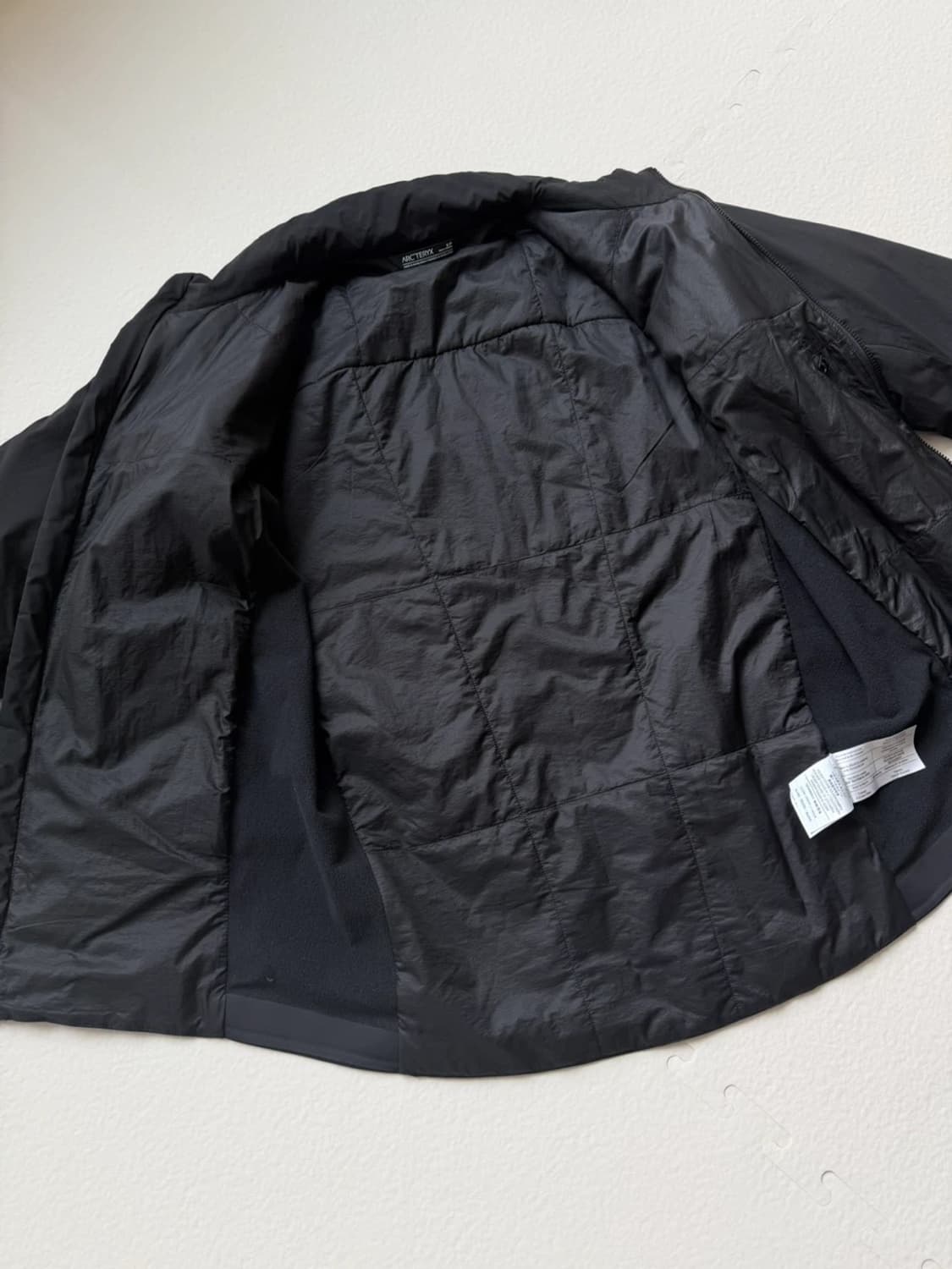 아크테릭스 바람막이 아톰 절연자켓 블랙 S 상품이미지2