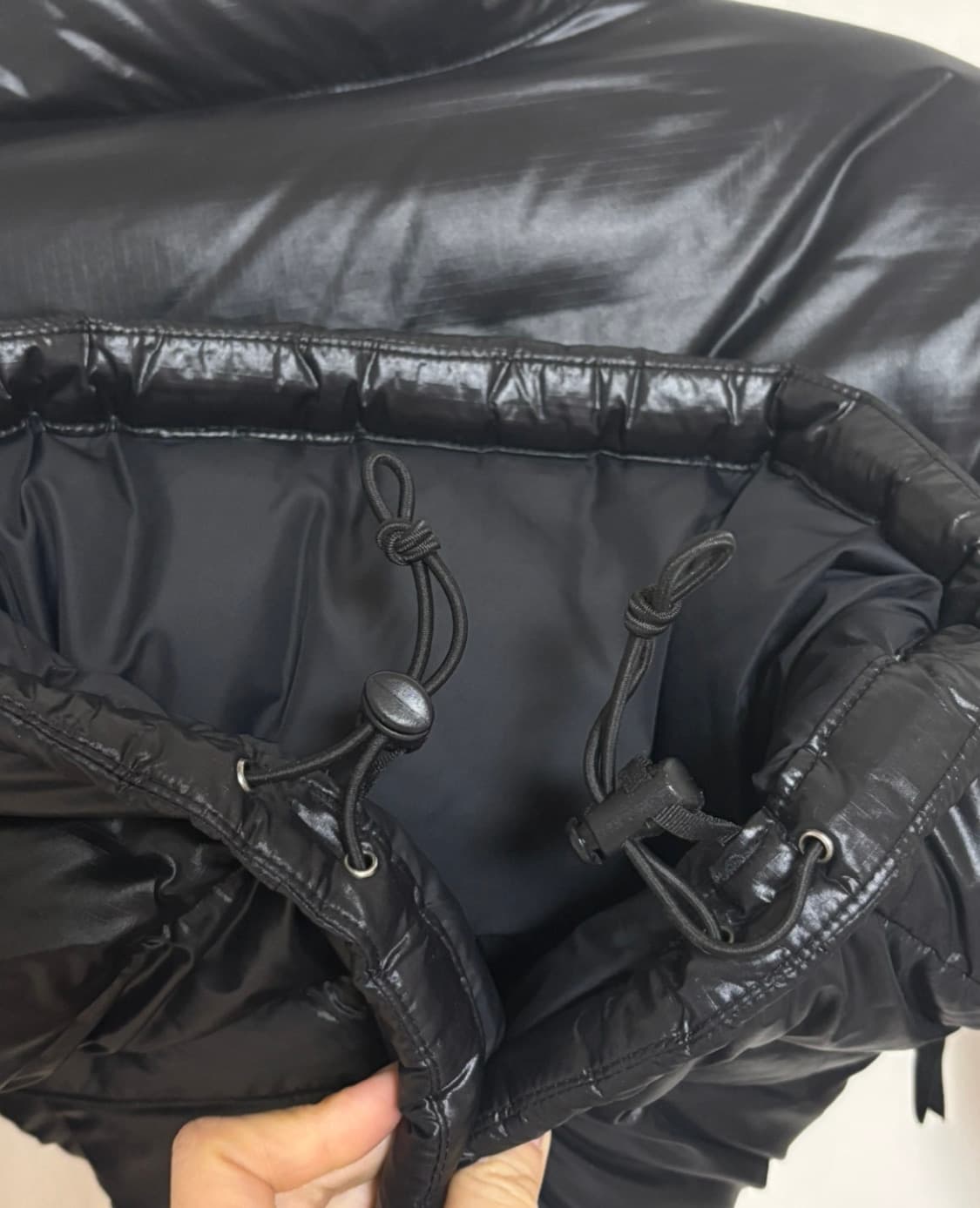 노스페이스 크롭 유광 패딩 M (공홈구매) 상품이미지4