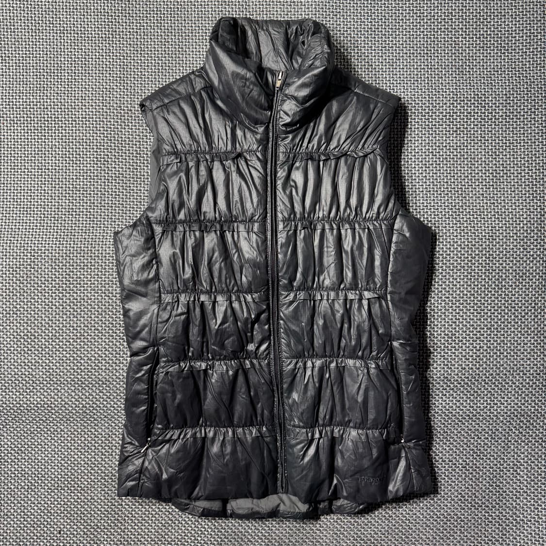 파타고니아 다운 베스트 블랙 ( 100/OLD-8284 ) 상품이미지1