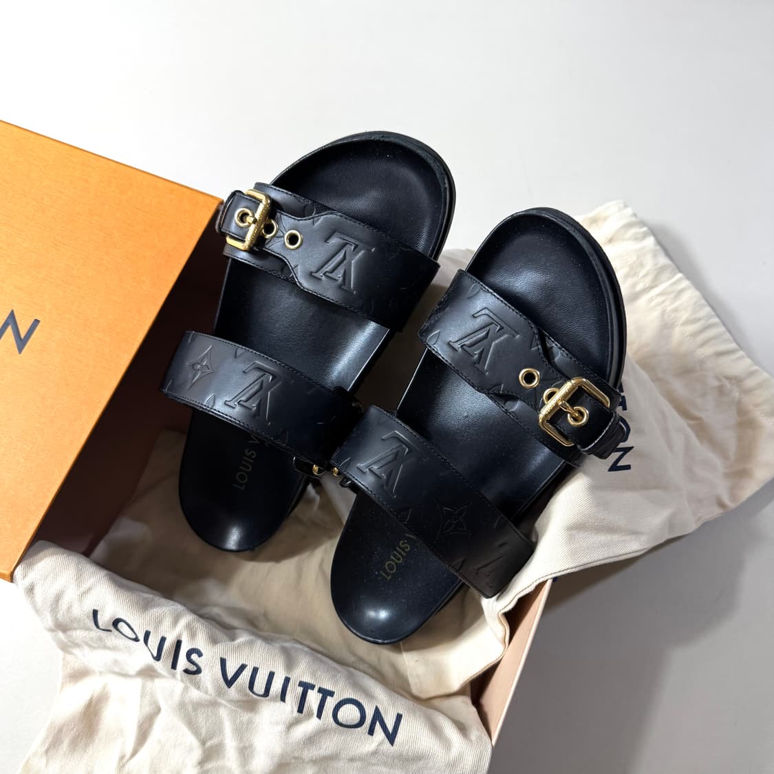 [백화점판/38]루이비통 봄 디아 플랫 컴포트 뮬 슬리퍼 / 샌들 상품이미지2