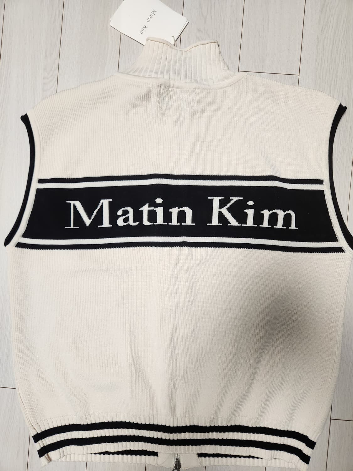 택 새상품) MATIN KIM SPELL 마뗑킴 스펠 포인트 스트라이프  상품이미지4