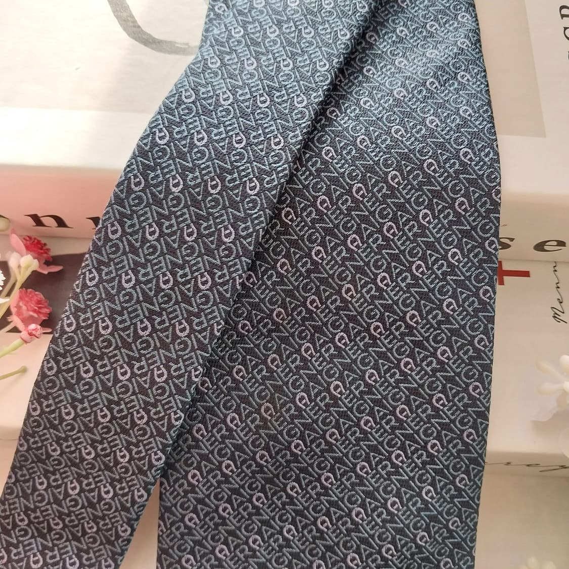 아이그너 실크 네이비 로고 패턴 넥타이 9cm A등급 K1431
 상품이미지4