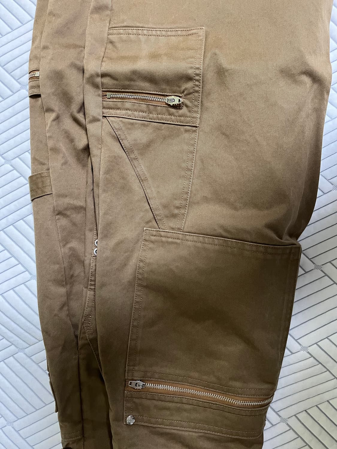 (가격내림) 이에이 카펜터 팬츠 브라운 색상 판매 상품이미지4