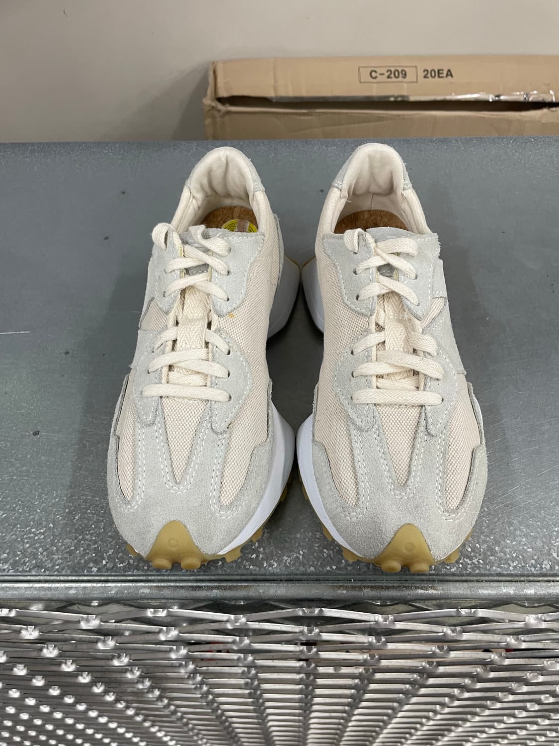 뉴발란스 327 아이보리 235 상품이미지5