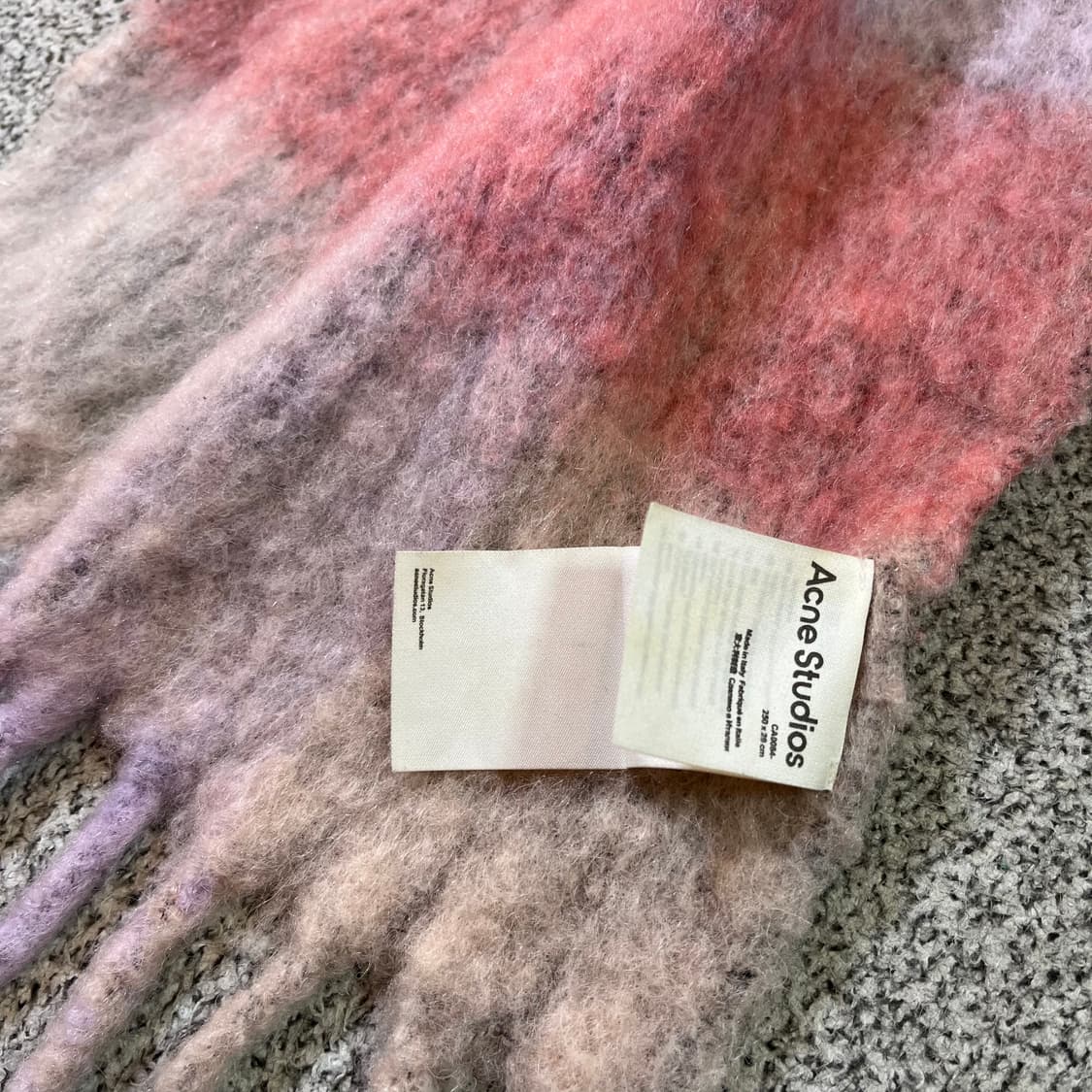 아크네 스튜디오 울 머플러 상품이미지4