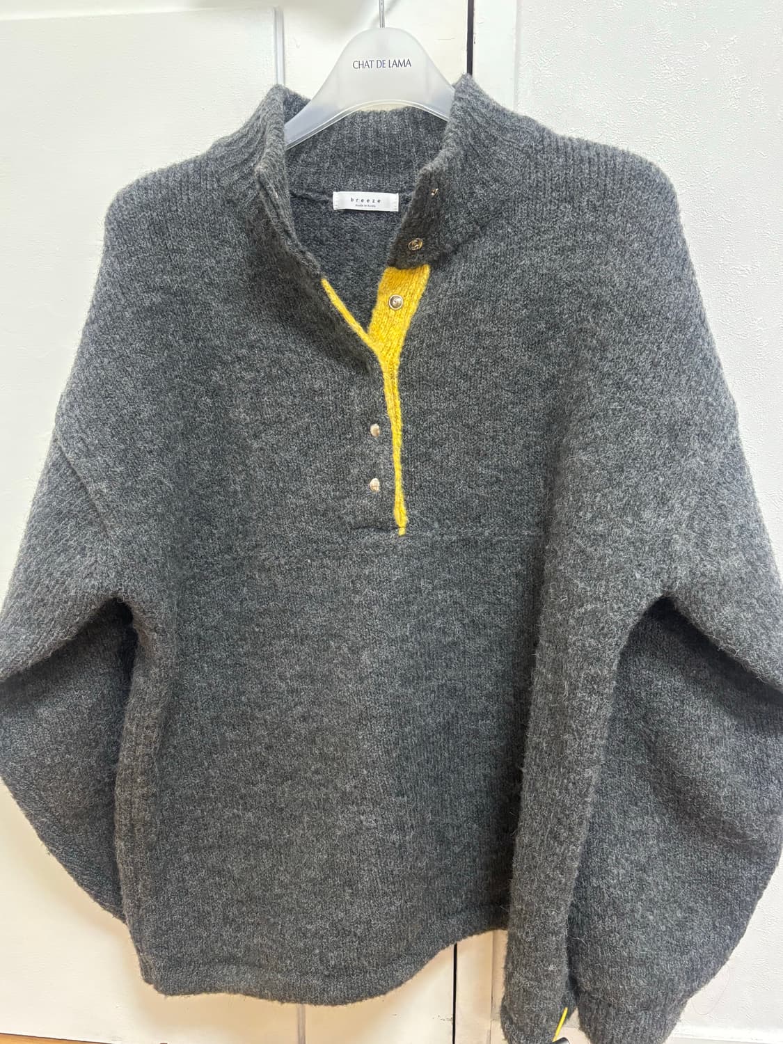 라룸 루피 배색 니트 차콜 상품이미지3