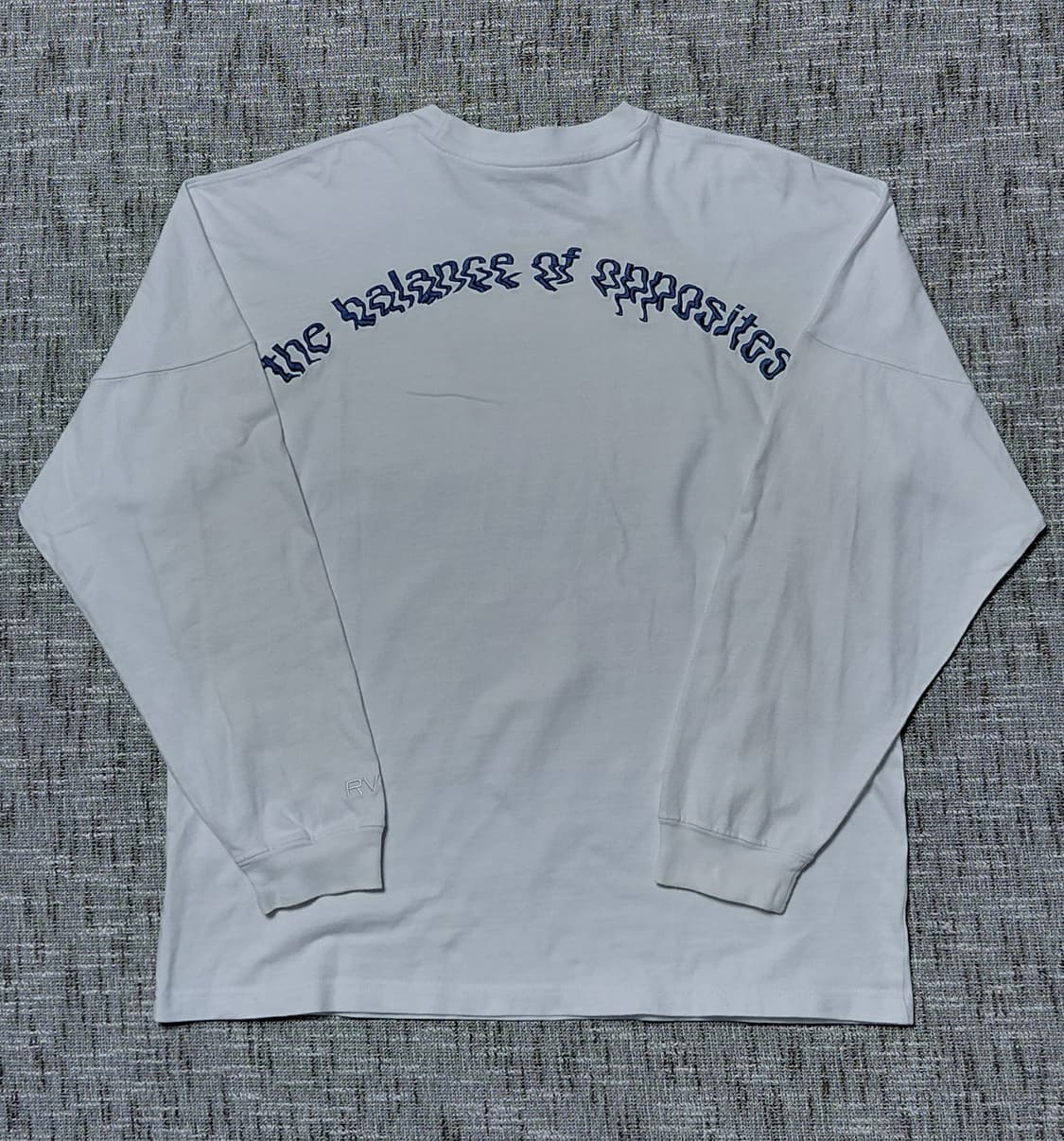 [M~L] RVCA 루카 백로고 아치 자수 롱슬리브 티셔츠 상품이미지9