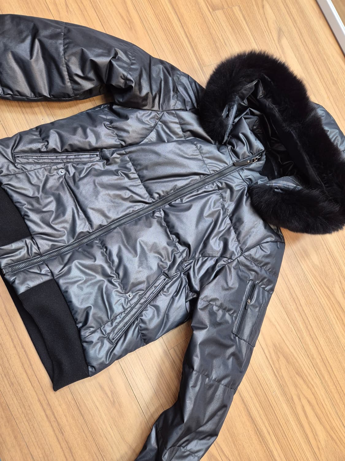 블랙 색상의 Callaway 여성 패딩입니다. 사이즈는 100이고, 넥  상품이미지1