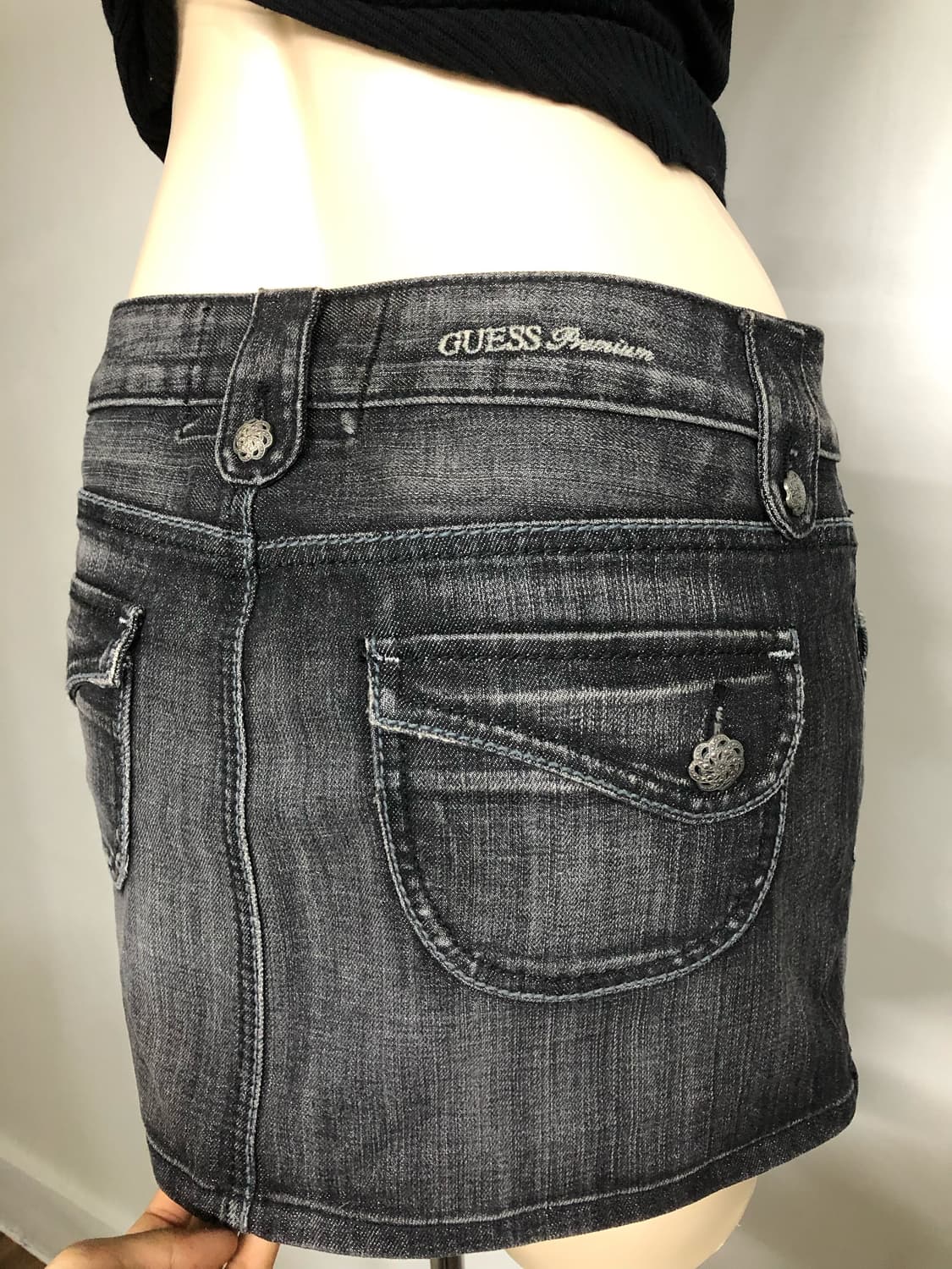 GUESS black washed denim mini skirt 상품이미지2