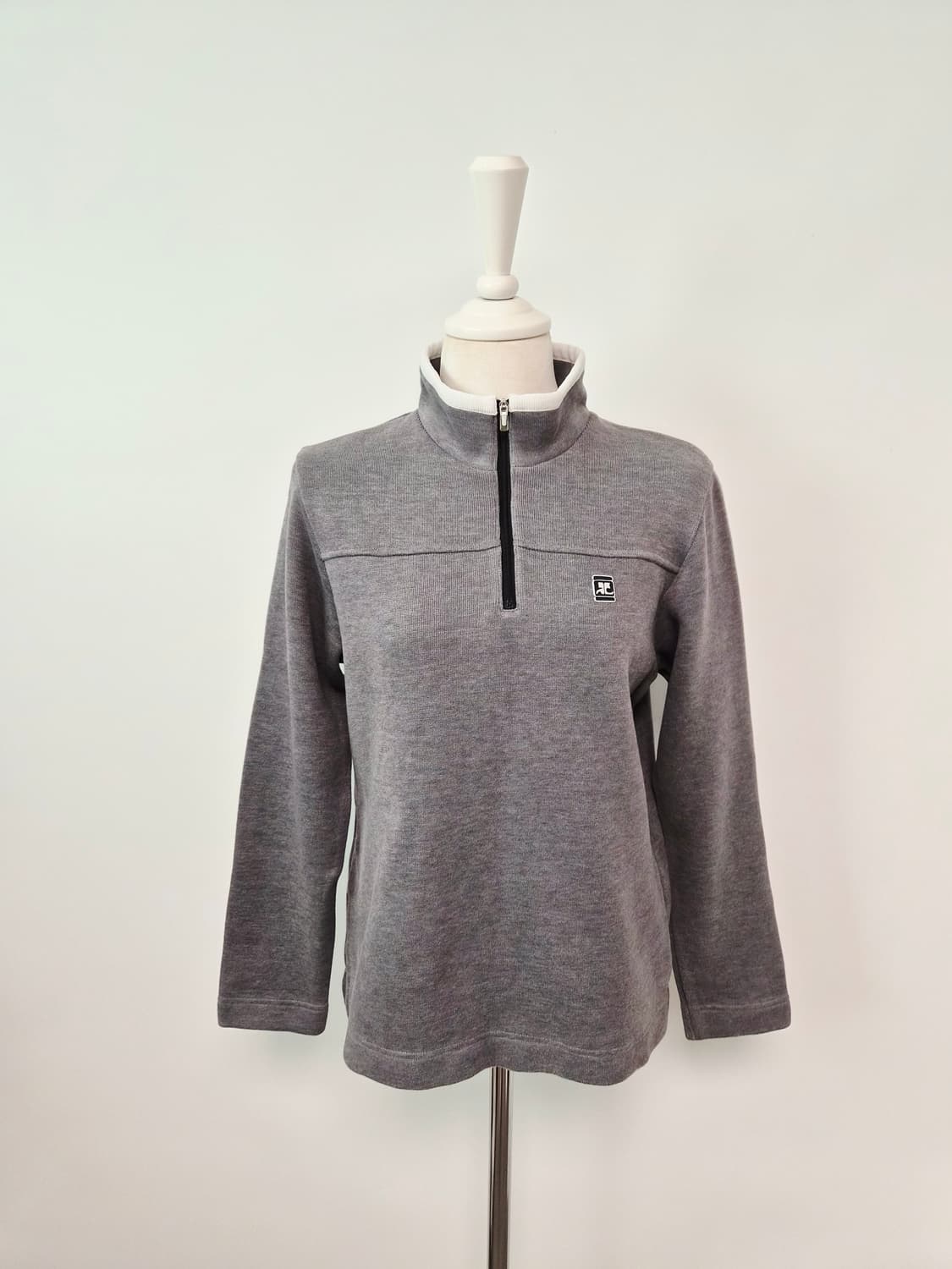 꾸레쥬 그레이 기모 집업 티셔츠 상품이미지1