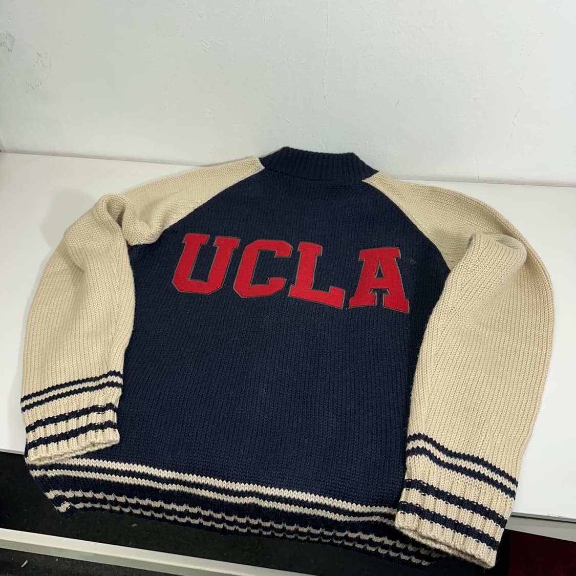 100 L UCLA 우클라 남아이보리 헤비울 니트자켓 상품이미지1