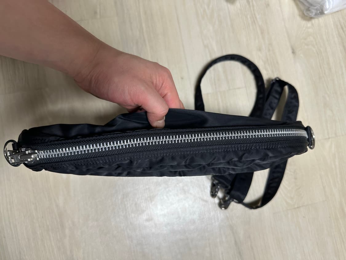 PORTER 요시다 포터 반달 숄더백 블랙 상품이미지5