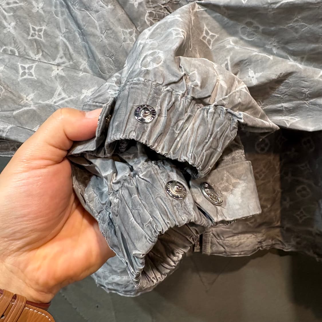 [36] LOUIS VUITTON 루이비통 모노그램 후드 바람막이 상품이미지3