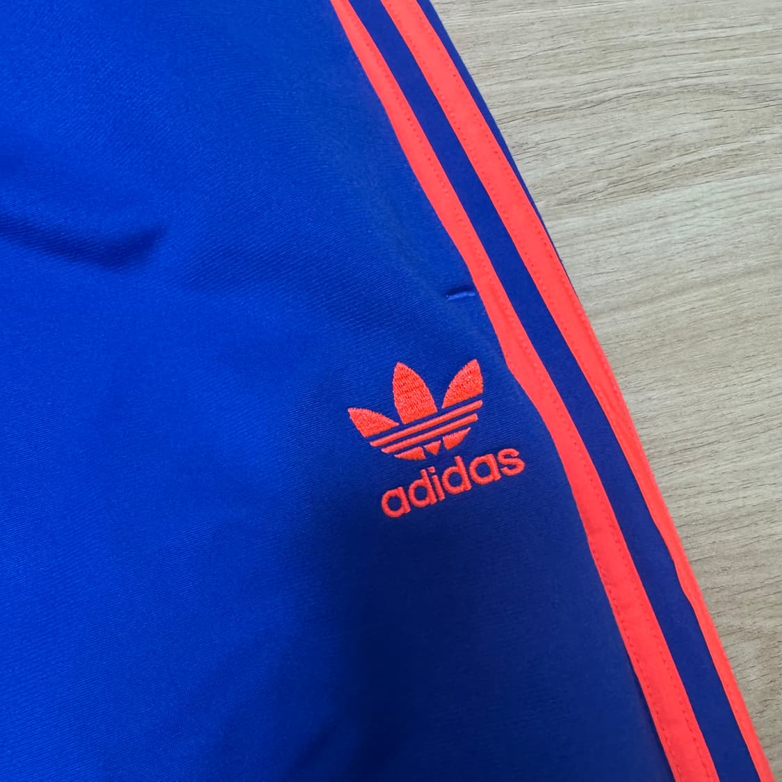 아디다스 파이어버드 트랙팬츠 블루 오렌지 상품이미지1