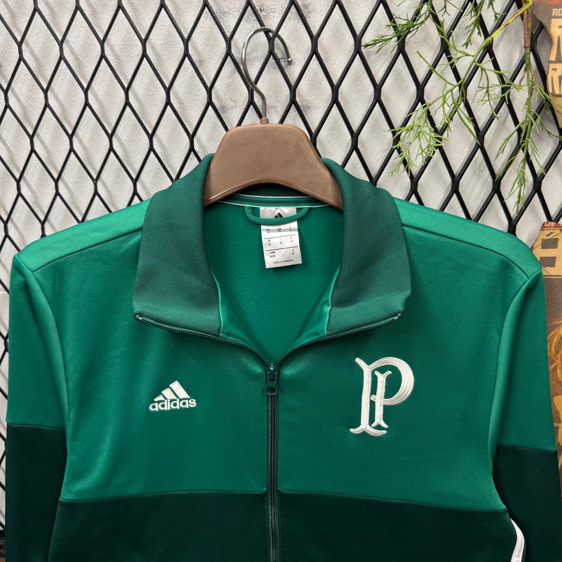 아디다스 팔메이라스 클럽 트랙자켓 전면 로고 포인트 그린 상품이미지3