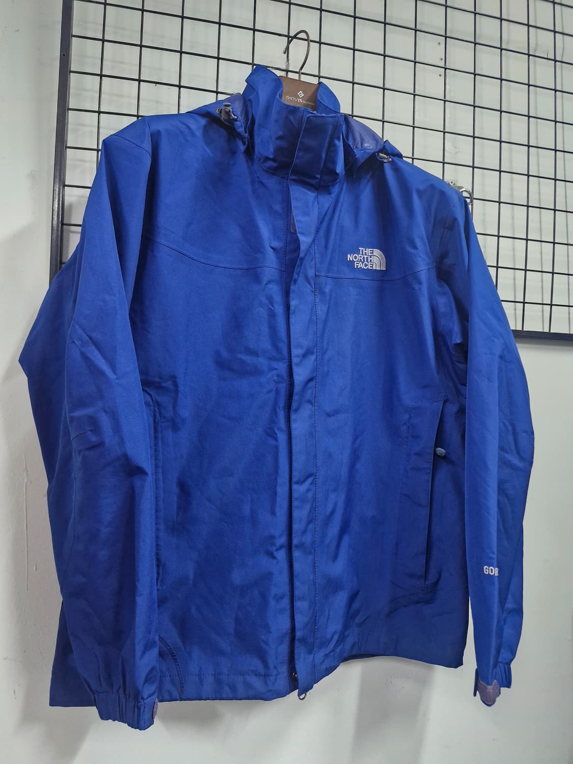 100L 노스페이스 남성 고어텍스 바람막이 자켓. 상품이미지2