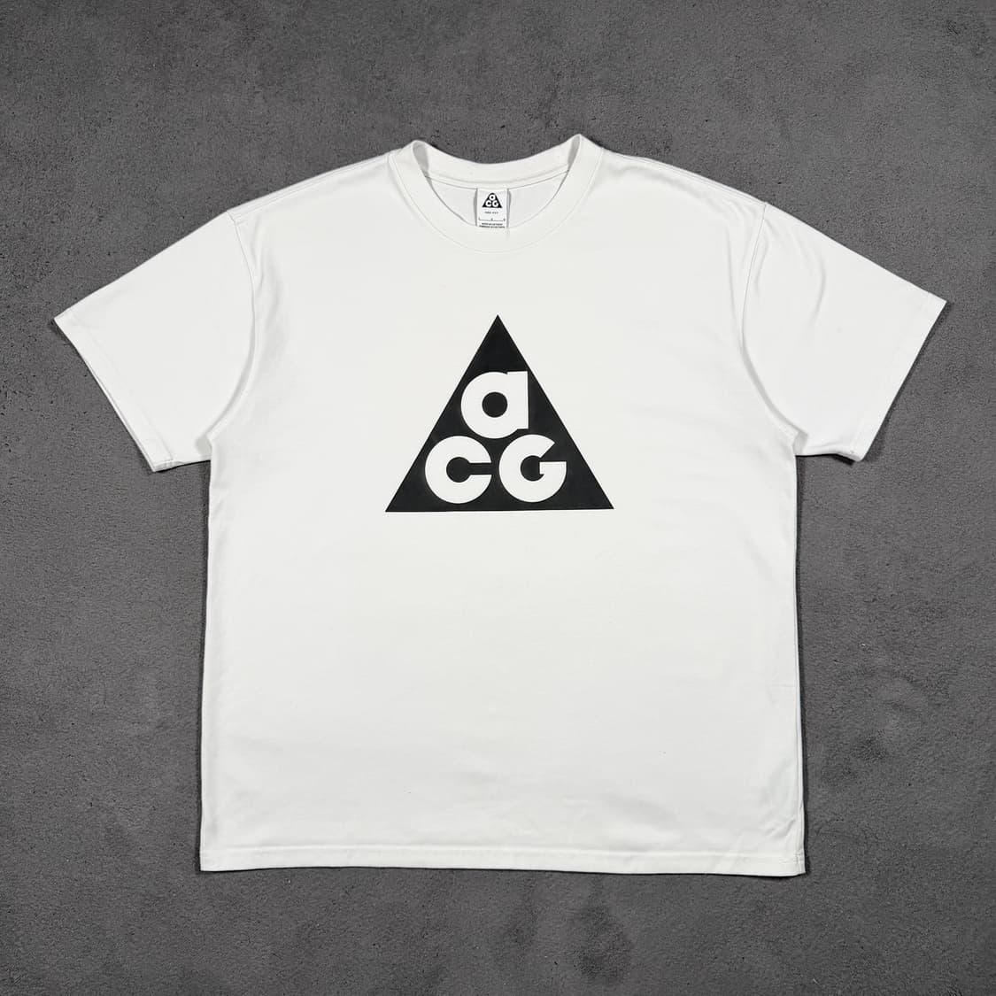 나이키 ACG 빅로고 프린팅 화이트 반팔  상품이미지2