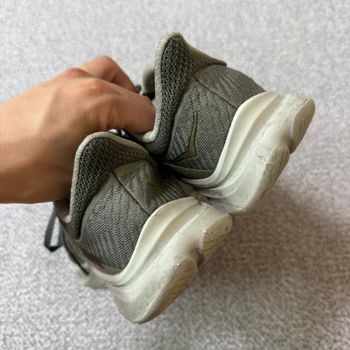 [정가 19만원] HOKA 호카오네오네 솔리마 260 상품이미지8