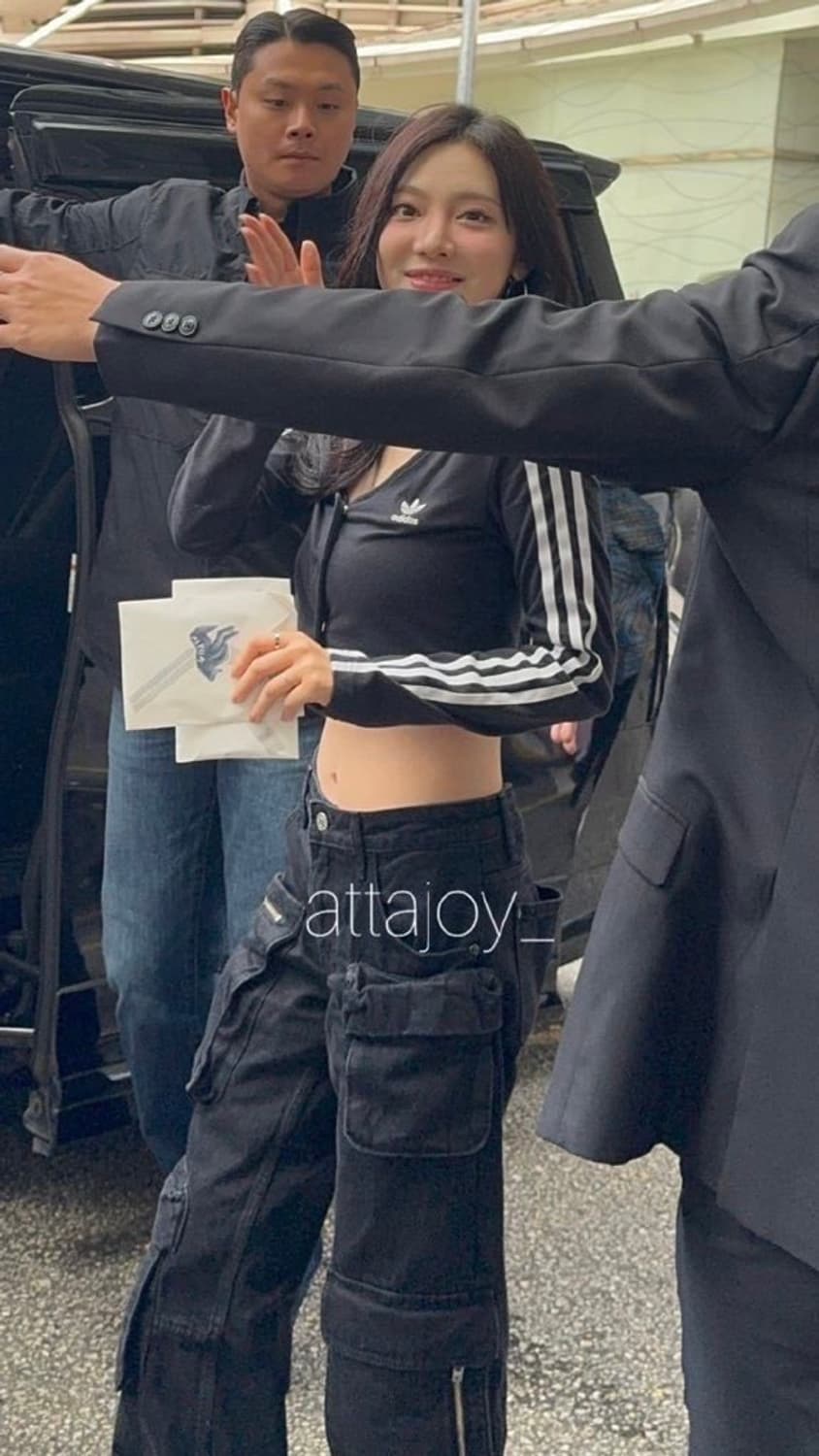 오픈와이와이 카고 포켓 진 블랙 2사이즈(기장만줄임) 카리나 닝닝 바지 상품이미지4