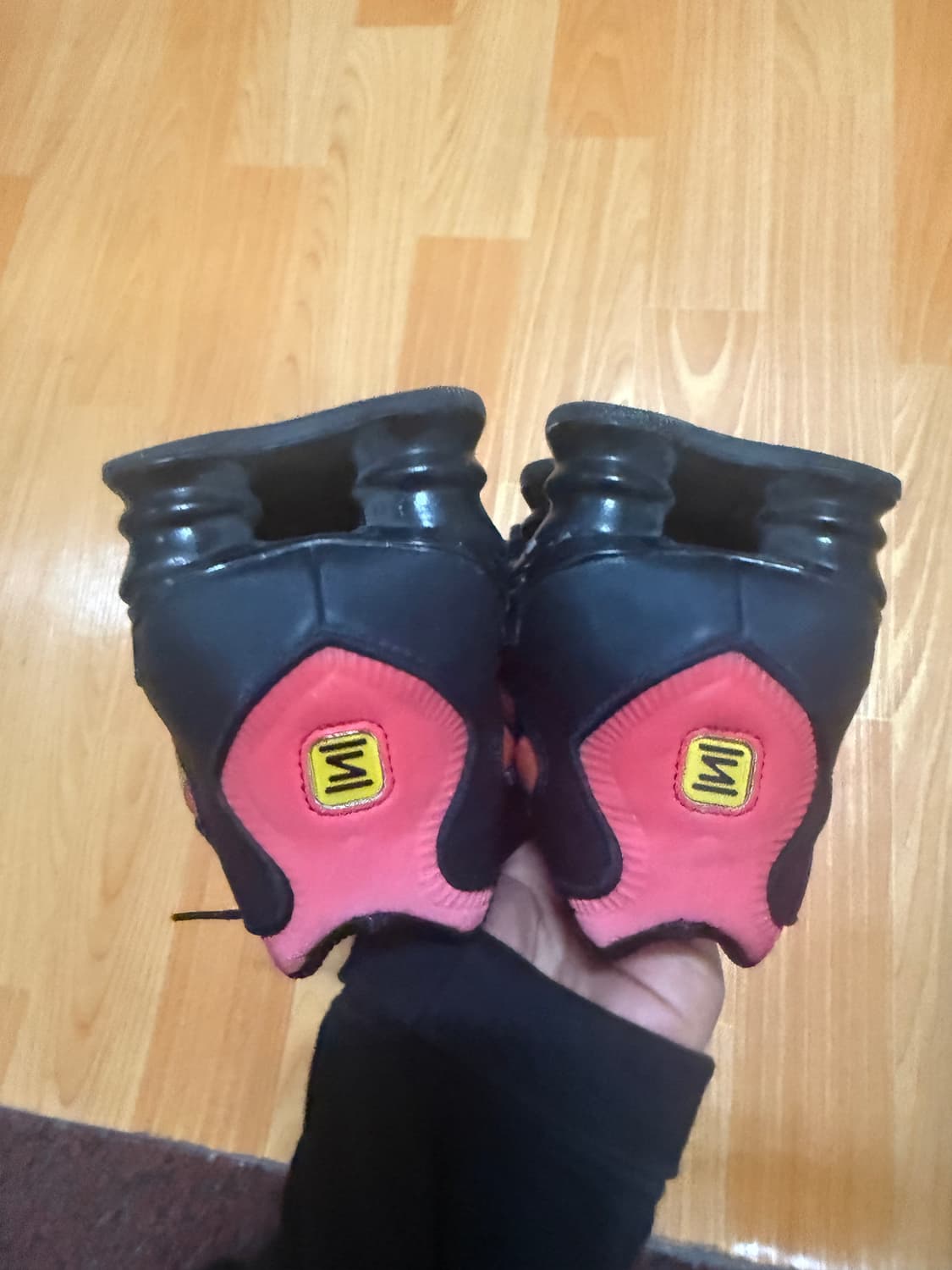 나이키 샥스 TL 선라이즈 로우탐 스니커즈 상품이미지5