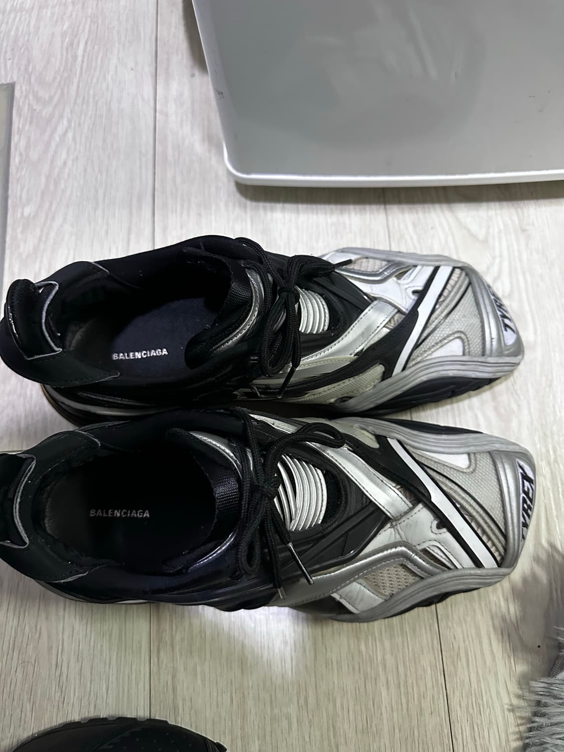 발렌시아가 타이렉스42 상품이미지3