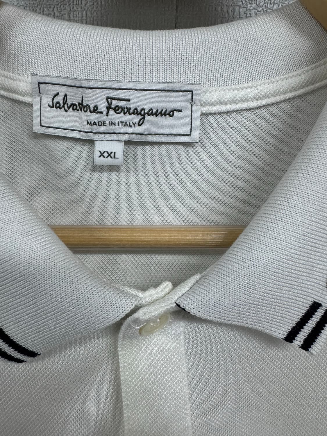 살바토레 페레가모 카라 반팔 티셔츠 상품이미지3