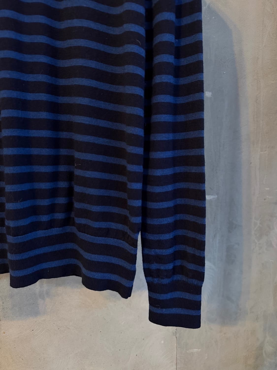 바나나 리퍼블릭 메리노울 크루넥 니트 100 상품이미지6