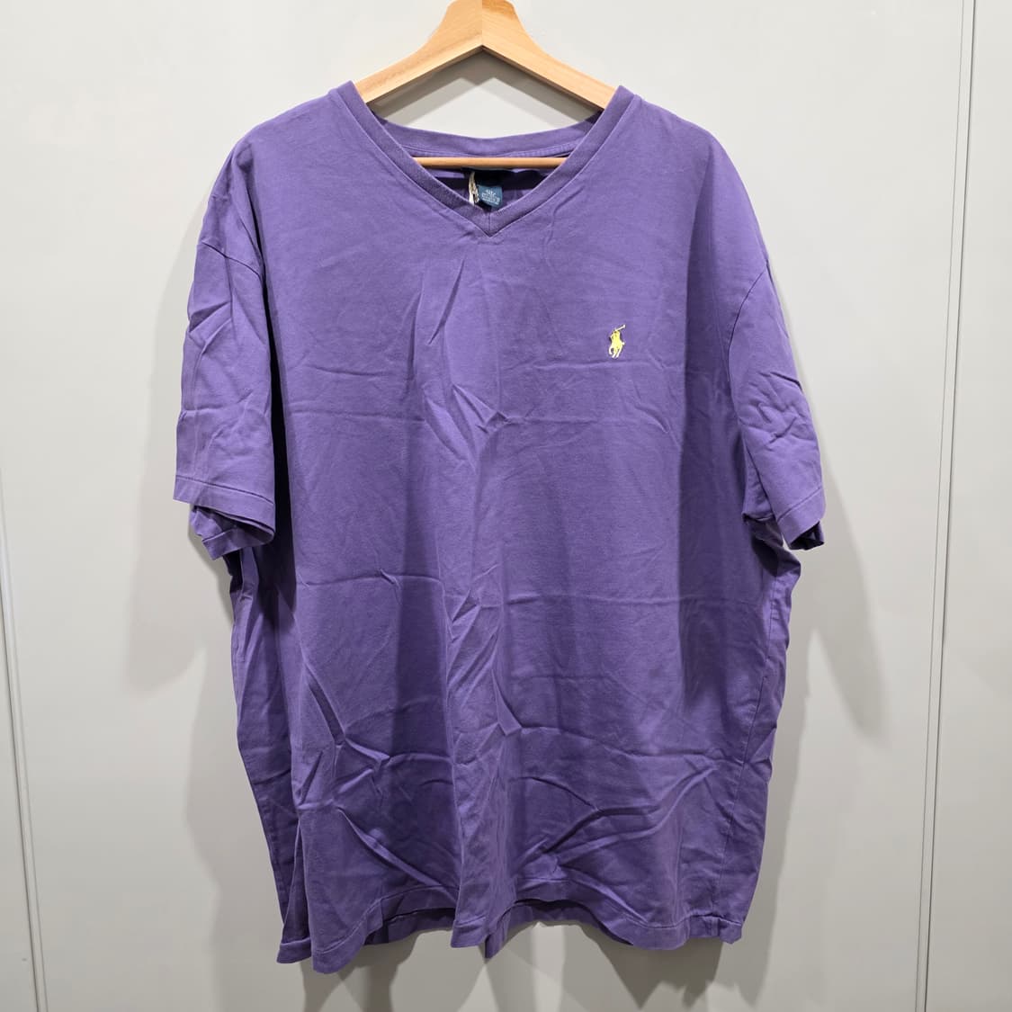 폴로 랄프로렌 (POLO) 퍼플 V넥 반팔 티 상품이미지1