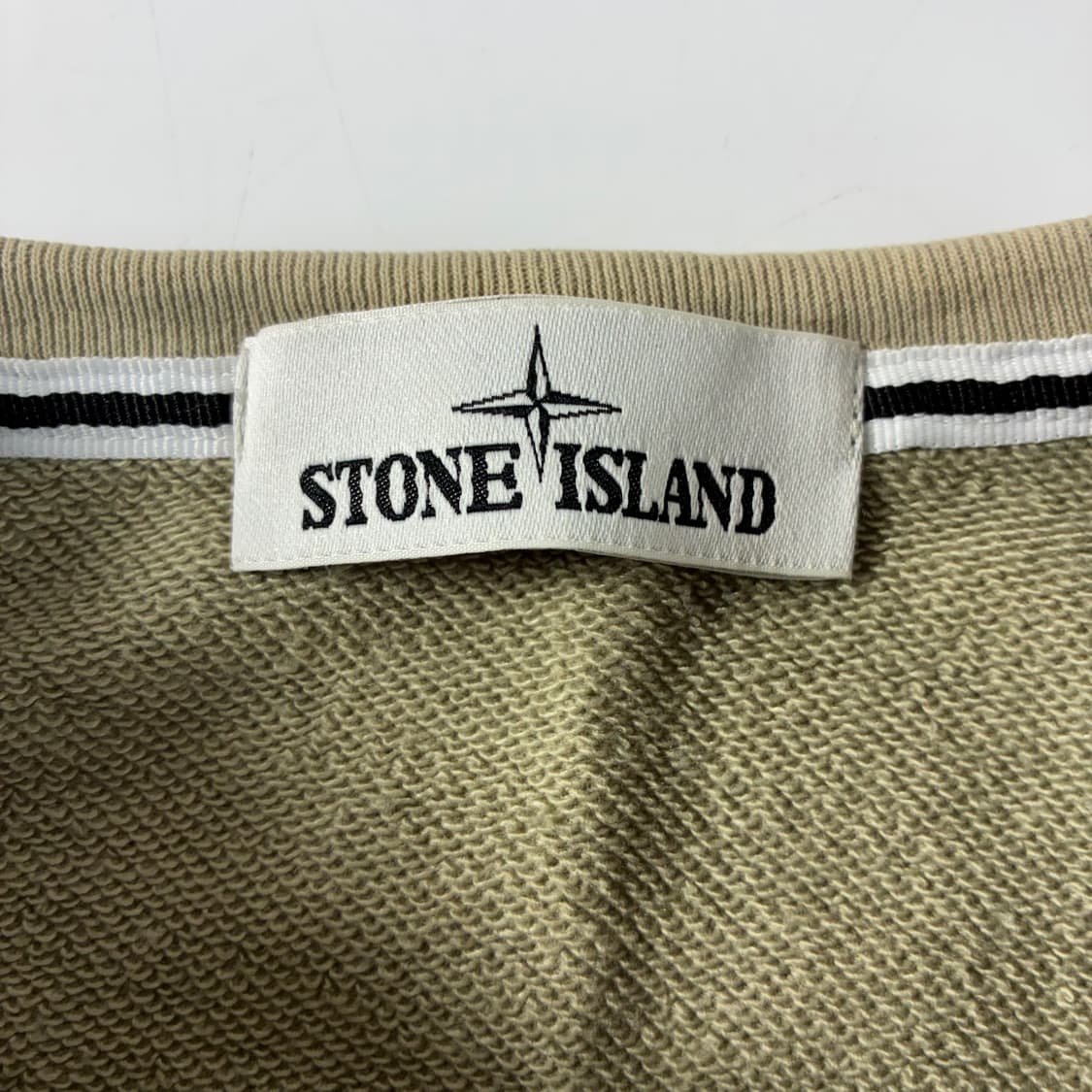 Stone island  스톤 아일랜드 코튼 올리브그린 맨투맨  상품이미지4