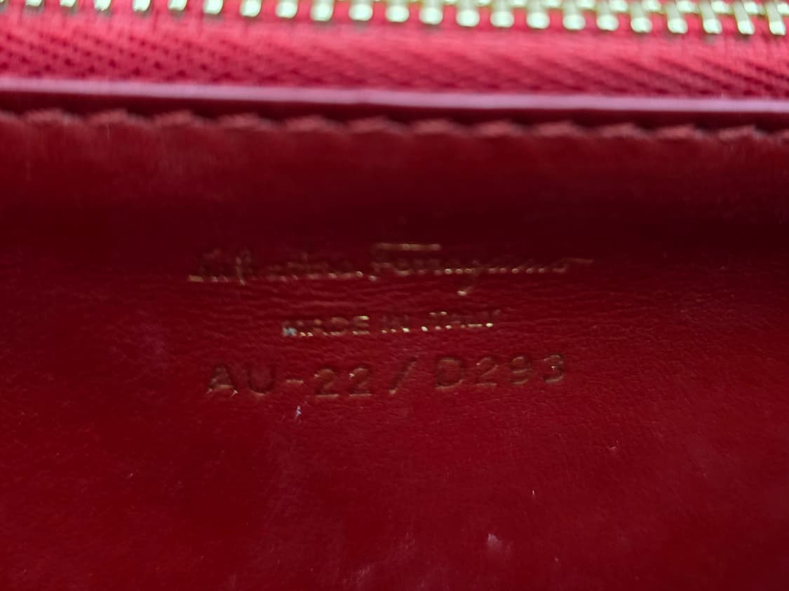 살바토레 페라가모 간치니 미니 크로스백 레드
 상품이미지10