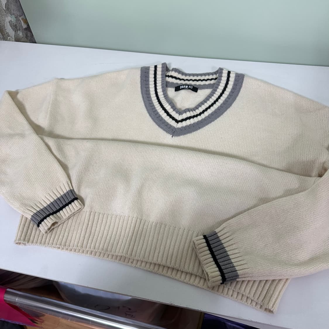 XL 드로우핏 아이보리 브이넥니트 상품이미지2