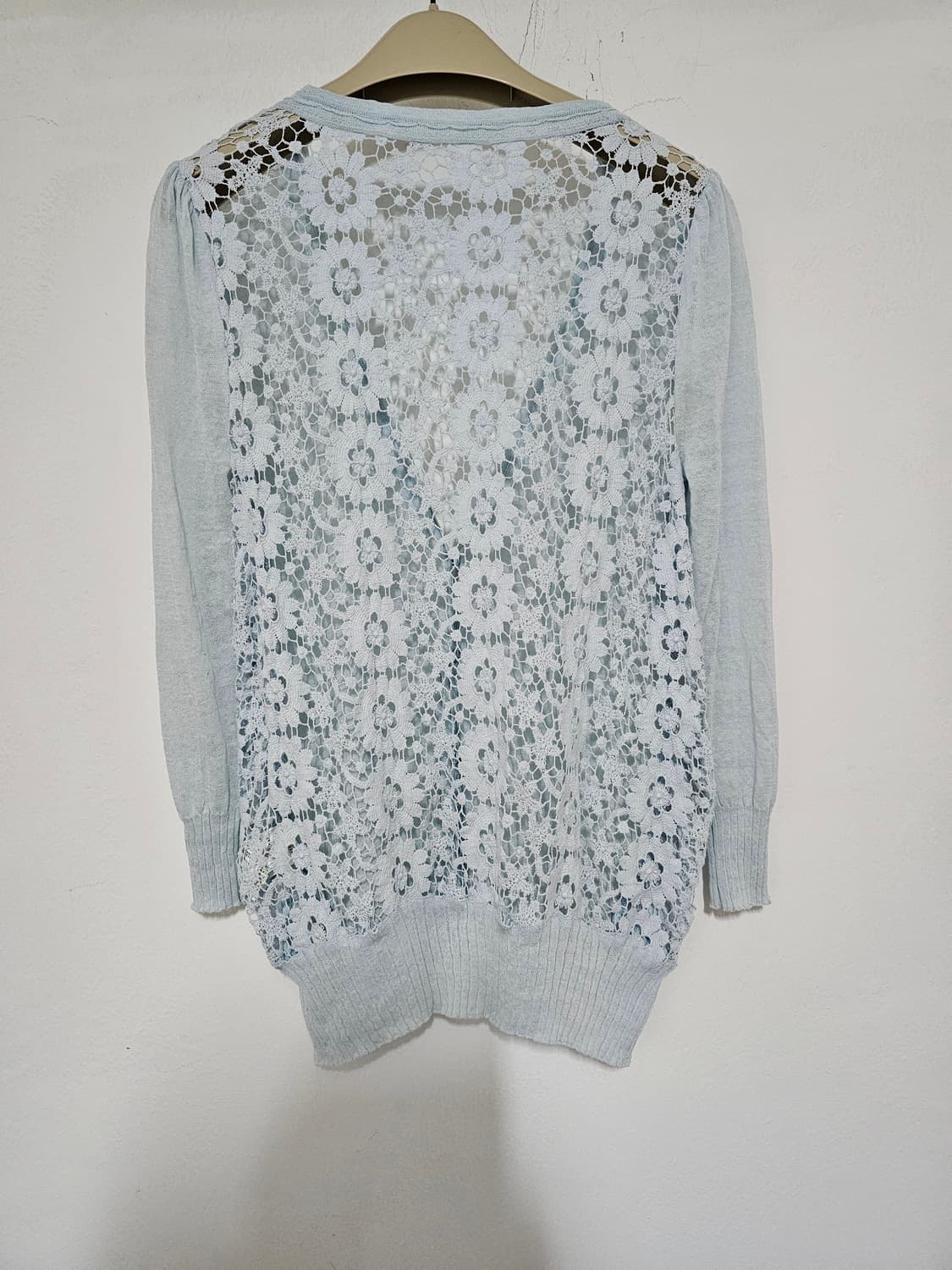 레니본 마소재. 연하늘색 여성스러움  가디건  55 상품이미지4